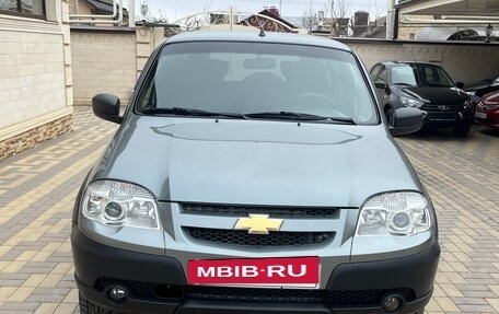 Chevrolet Niva I рестайлинг, 2018 год, 747 000 рублей, 2 фотография