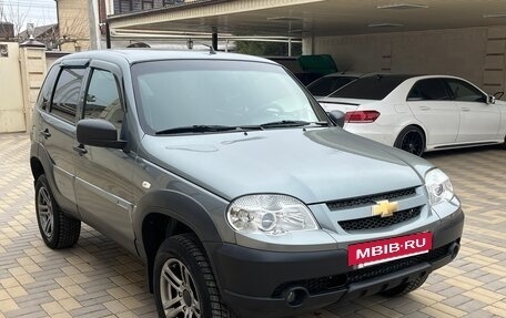 Chevrolet Niva I рестайлинг, 2018 год, 747 000 рублей, 3 фотография