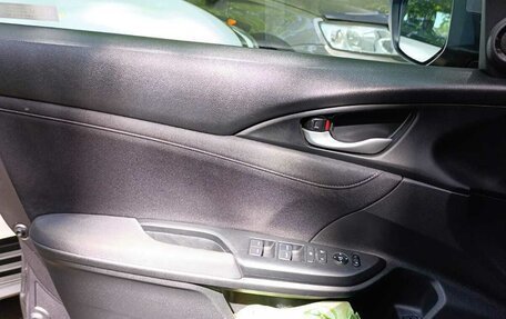 Honda Insight III, 2021 год, 2 600 000 рублей, 12 фотография