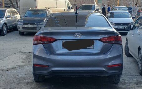 Hyundai Solaris II рестайлинг, 2017 год, 650 000 рублей, 2 фотография