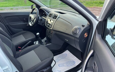 Renault Logan II, 2022 год, 1 450 000 рублей, 18 фотография