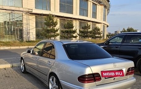 Mercedes-Benz E-Класс, 1999 год, 600 000 рублей, 3 фотография
