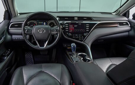 Toyota Camry, 2019 год, 3 150 000 рублей, 6 фотография