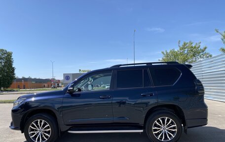 Toyota Land Cruiser Prado 150 рестайлинг 2, 2022 год, 8 300 000 рублей, 7 фотография