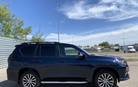 Toyota Land Cruiser Prado 150 рестайлинг 2, 2022 год, 8 300 000 рублей, 3 фотография