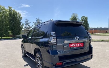 Toyota Land Cruiser Prado 150 рестайлинг 2, 2022 год, 8 300 000 рублей, 6 фотография