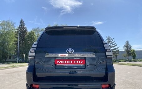 Toyota Land Cruiser Prado 150 рестайлинг 2, 2022 год, 8 300 000 рублей, 5 фотография