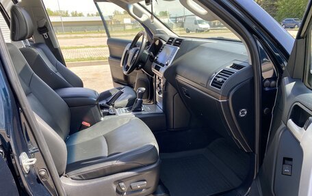 Toyota Land Cruiser Prado 150 рестайлинг 2, 2022 год, 8 300 000 рублей, 20 фотография