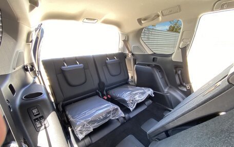 Toyota Land Cruiser Prado 150 рестайлинг 2, 2022 год, 8 300 000 рублей, 25 фотография