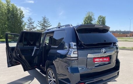 Toyota Land Cruiser Prado 150 рестайлинг 2, 2022 год, 8 300 000 рублей, 22 фотография