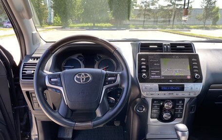 Toyota Land Cruiser Prado 150 рестайлинг 2, 2022 год, 8 300 000 рублей, 32 фотография