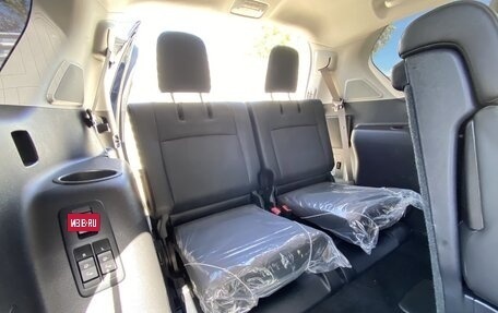 Toyota Land Cruiser Prado 150 рестайлинг 2, 2022 год, 8 300 000 рублей, 27 фотография
