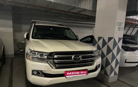Toyota Land Cruiser 200, 2015 год, 6 350 000 рублей, 2 фотография