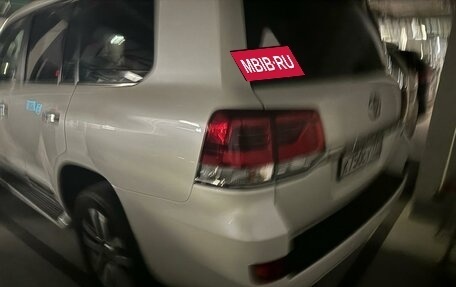 Toyota Land Cruiser 200, 2015 год, 6 350 000 рублей, 7 фотография