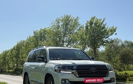 Toyota Land Cruiser 200, 2018 год, 8 000 000 рублей, 2 фотография