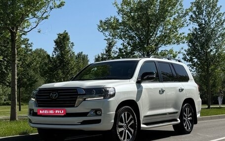 Toyota Land Cruiser 200, 2018 год, 8 000 000 рублей, 6 фотография