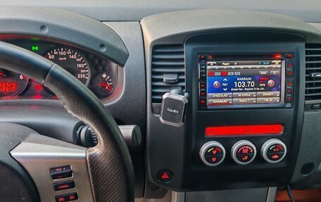 Nissan Navara (Frontier), 2011 год, 2 200 000 рублей, 7 фотография