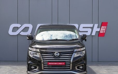 Nissan Elgrand III, 2017 год, 2 650 000 рублей, 3 фотография
