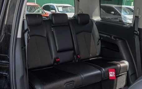 Nissan Elgrand III, 2017 год, 2 650 000 рублей, 12 фотография