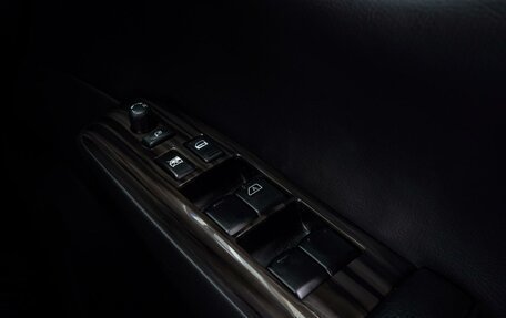 Nissan Elgrand III, 2017 год, 2 650 000 рублей, 19 фотография