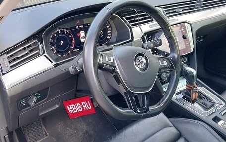 Volkswagen Passat B8 рестайлинг, 2018 год, 2 000 000 рублей, 5 фотография