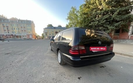 Mercedes-Benz E-Класс, 2001 год, 490 000 рублей, 2 фотография