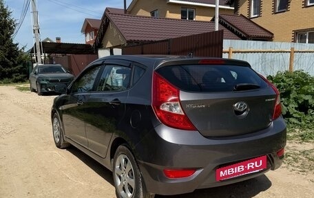 Hyundai Solaris II рестайлинг, 2013 год, 700 000 рублей, 4 фотография