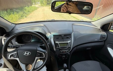 Hyundai Solaris II рестайлинг, 2013 год, 700 000 рублей, 8 фотография