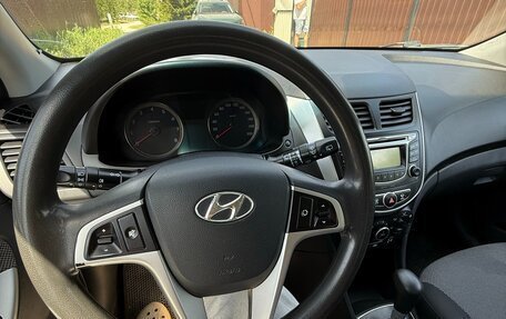Hyundai Solaris II рестайлинг, 2013 год, 700 000 рублей, 10 фотография