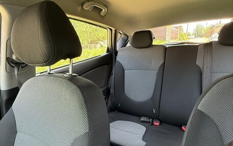Hyundai Solaris II рестайлинг, 2013 год, 700 000 рублей, 14 фотография