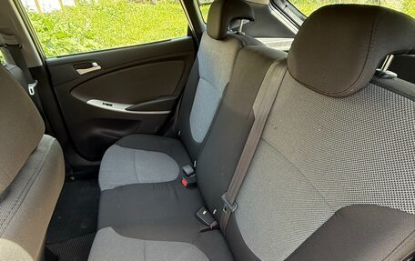 Hyundai Solaris II рестайлинг, 2013 год, 700 000 рублей, 15 фотография