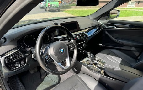 BMW 5 серия, 2019 год, 2 800 000 рублей, 13 фотография