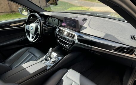 BMW 5 серия, 2019 год, 2 800 000 рублей, 14 фотография