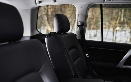 Toyota Land Cruiser 200, 2015 год, 5 500 000 рублей, 21 фотография
