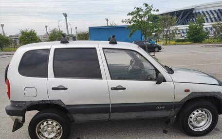 Chevrolet Niva I рестайлинг, 2004 год, 300 000 рублей, 2 фотография