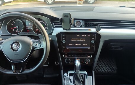 Volkswagen Passat B8 рестайлинг, 2016 год, 1 990 000 рублей, 16 фотография