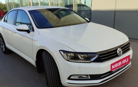 Volkswagen Passat B8 рестайлинг, 2016 год, 1 990 000 рублей, 6 фотография