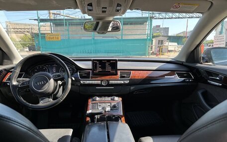 Audi A8, 2011 год, 1 399 000 рублей, 12 фотография