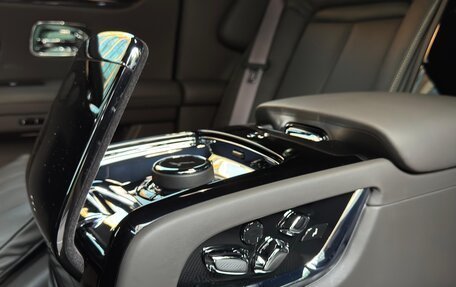 Rolls-Royce Ghost Series II рестайлинг, 2022 год, 36 000 000 рублей, 40 фотография
