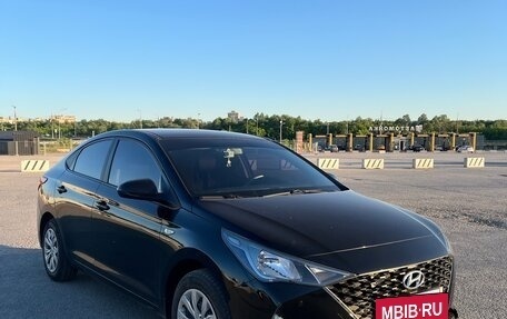 Hyundai Solaris II рестайлинг, 2021 год, 1 390 000 рублей, 3 фотография