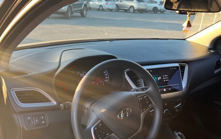 Hyundai Solaris II рестайлинг, 2021 год, 1 390 000 рублей, 9 фотография