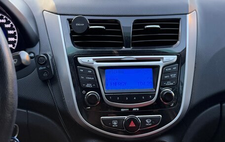 Hyundai Solaris II рестайлинг, 2011 год, 820 000 рублей, 16 фотография