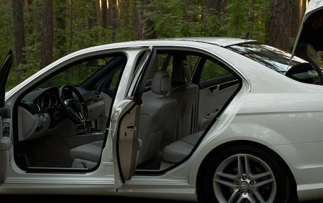 Mercedes-Benz C-Класс, 2012 год, 2 000 000 рублей, 6 фотография
