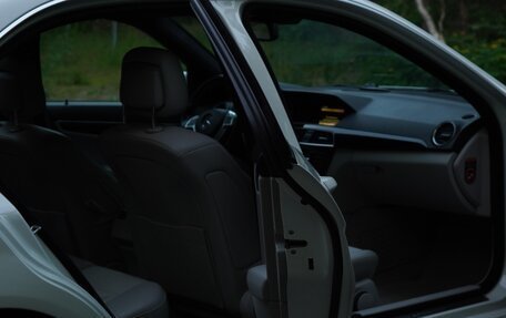 Mercedes-Benz C-Класс, 2012 год, 2 000 000 рублей, 16 фотография