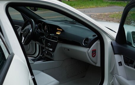 Mercedes-Benz C-Класс, 2012 год, 2 000 000 рублей, 28 фотография