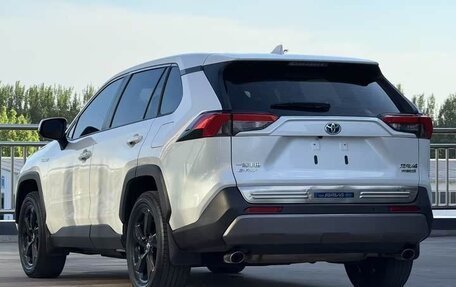 Toyota RAV4, 2022 год, 2 850 000 рублей, 2 фотография