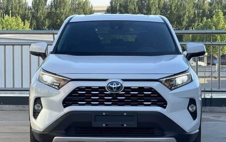 Toyota RAV4, 2022 год, 2 850 000 рублей, 3 фотография