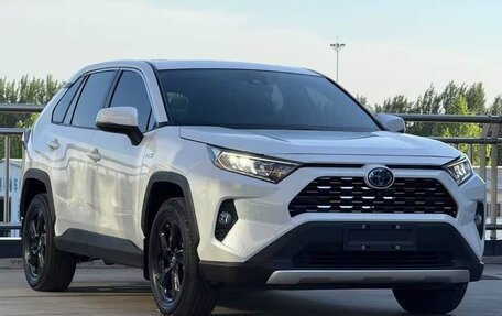 Toyota RAV4, 2022 год, 2 850 000 рублей, 6 фотография