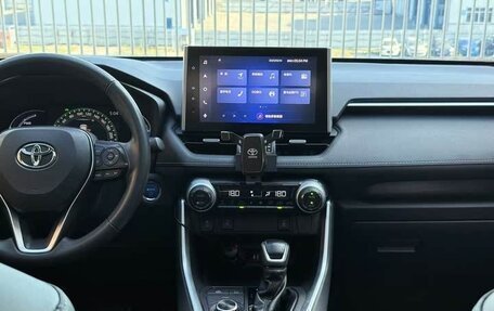 Toyota RAV4, 2022 год, 2 850 000 рублей, 8 фотография