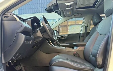 Toyota RAV4, 2022 год, 2 850 000 рублей, 12 фотография